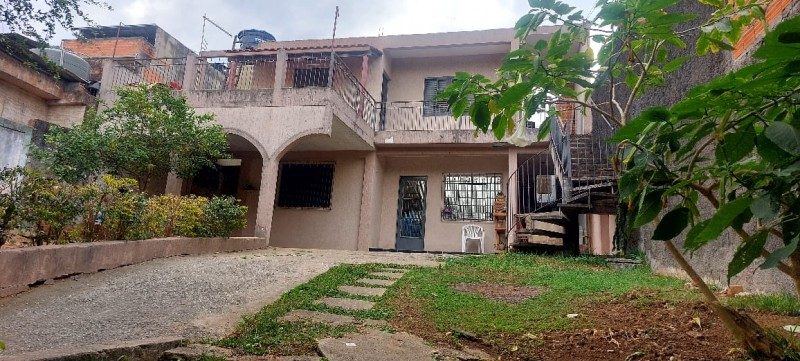 Locação casa 03 dormitórios c/vaga de carro no ariston/carapicuiba