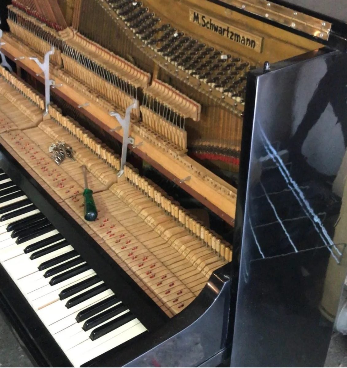 Afinação de piano modelo armário cidade de São Paulo — foto 2
