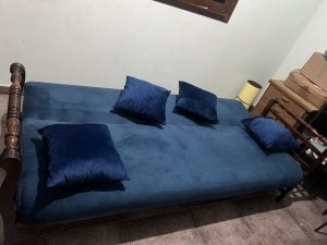 Sofá- cama vintage anos 60, em madeira nobre - jacarandá — foto 3