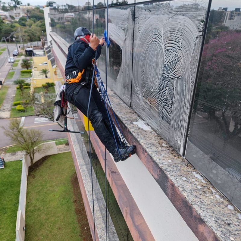 Obras em grandes alturas — foto 2