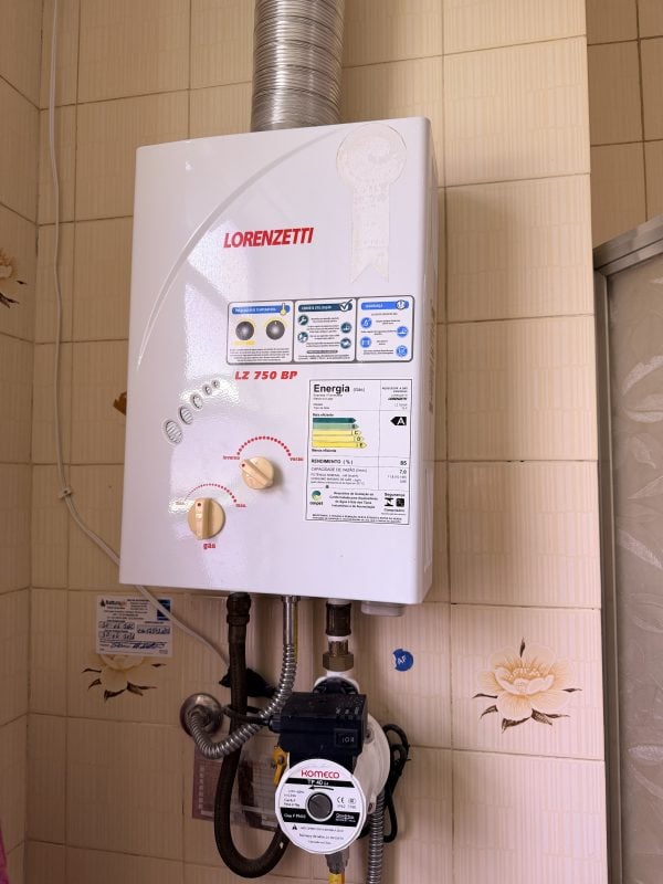 Manutenção de aquecedor a gás