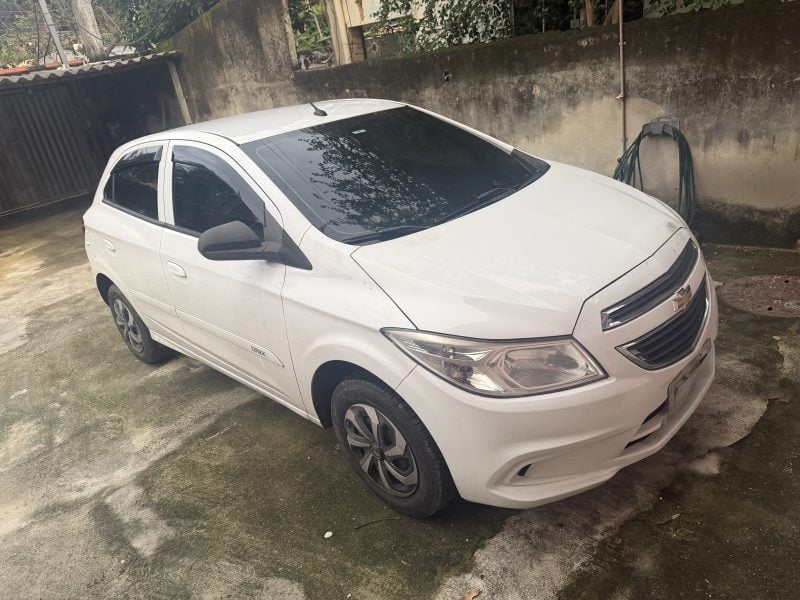 Onix LT hatch 1.0 2016 90km
