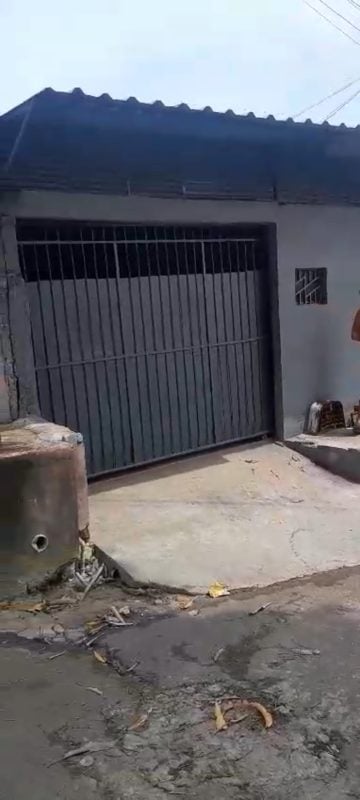 Casa com ponto comercial e 2 quitinetes - Campos Sales - Tarumã