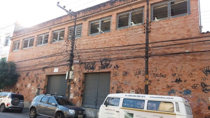 Galpão comercial com 2500 m2