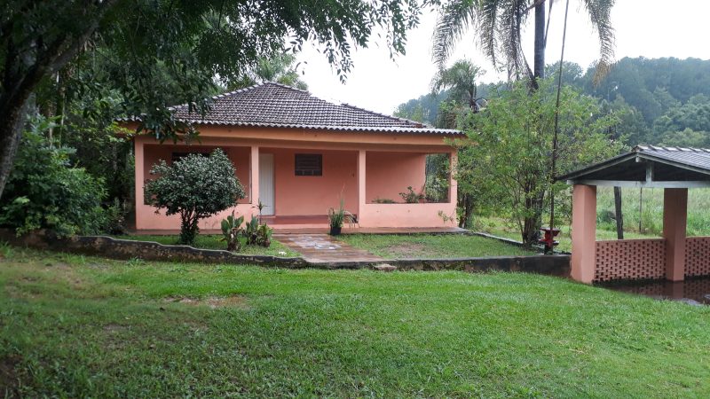 Vendo Chácara em Jarinu, SP, área 3.350 m², 55 m² frente casa térrea 140 m² bairro Maracanã