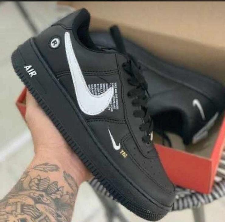 Tênis NIKE AIR FORCE 1