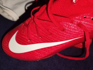 Chuteira Nike Mercurial Vermelha Cano Alto Nunca usada Tamanho 40 — foto 4