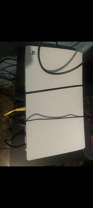 Ps5 com 1 controle e um 1 jogo pra usar