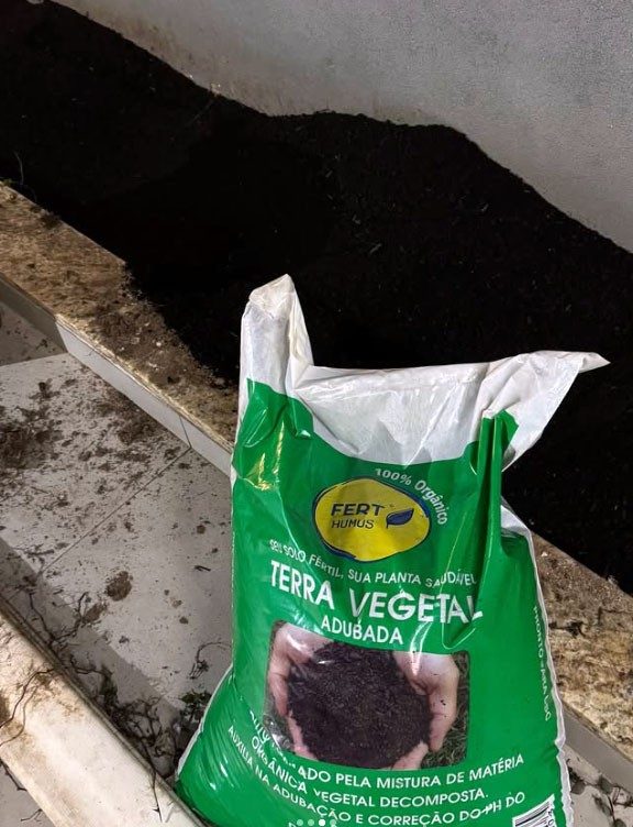 Terra Adubada 20 kg - Entregamos em Caraguatatuba, SP — foto 2