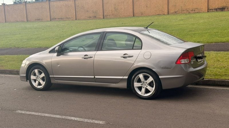 Honda Civic LXS 1.8 Automático 2009 REPASSE