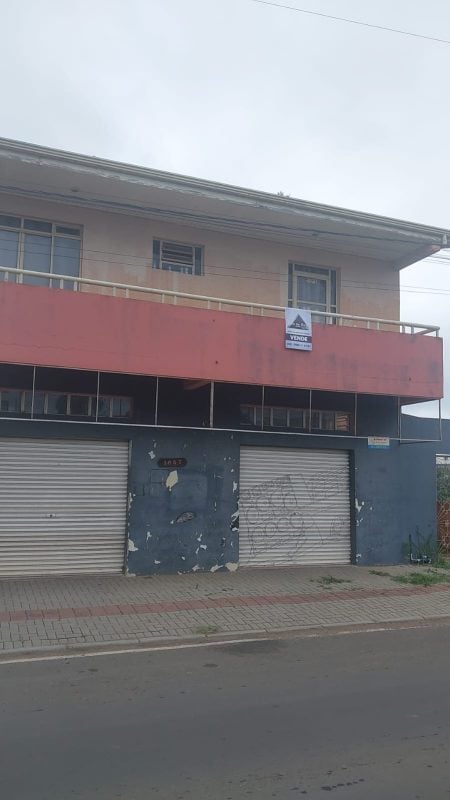 Vendo casa com sobrado no mesmo terreno