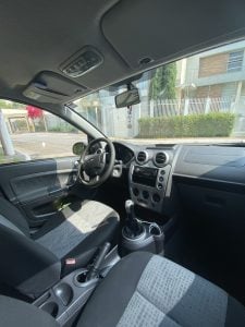 Ford Fiesta sedã — foto 6