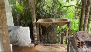 Casa 2 cômodos vendo barato em Juquiá reformada elétrica hidráulica pintura aceito carro — foto 3