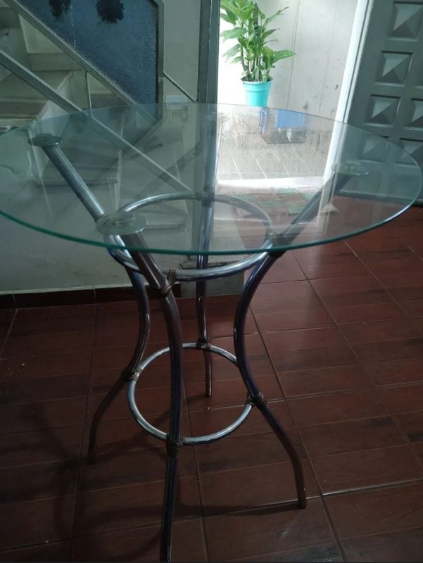 Mesa bistrô com cadeiras