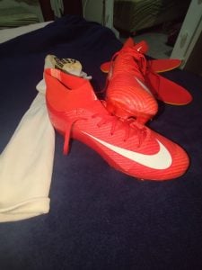 Chuteira Nike Mercurial Vermelha Cano Alto Nunca usada Tamanho 40 — foto 5