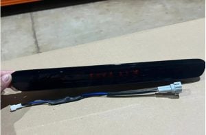 Luz De Freio Tampa Traseira Escrito Hilux Gr Break Light — foto 3