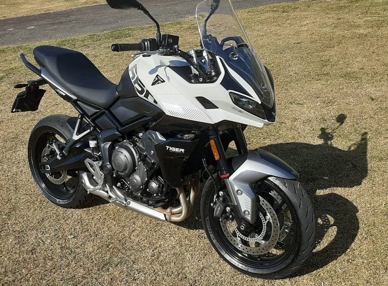 TIGER Sport 660 2025 Branca Metálica seminova garantia de fábrica 4.500 km IPVA 26 Quitada