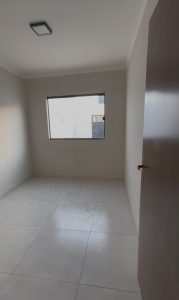 Casa 2 quartos 1 sendo suite. Próx: assai — foto 6