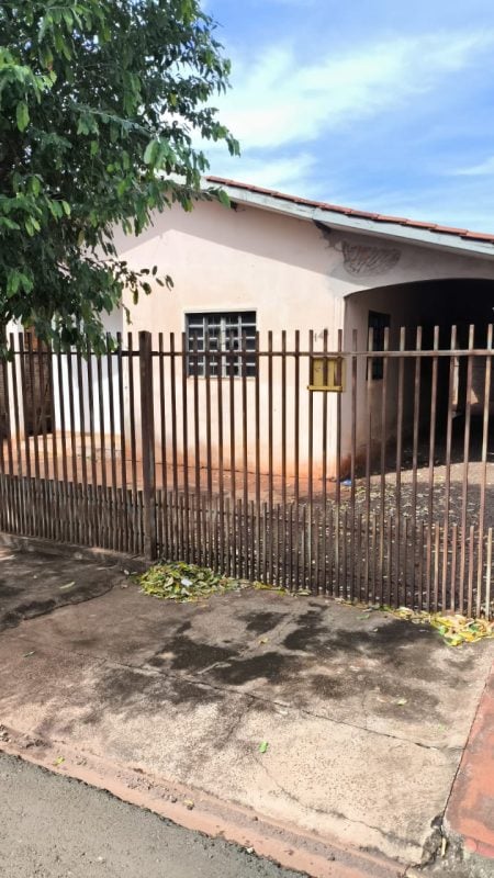 Vende-se casa
