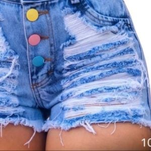 Bermuda Jeans Feminina Com Botões Coloridos — foto 3