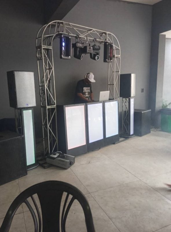 Dj Som Iluminação Na Zona Leste