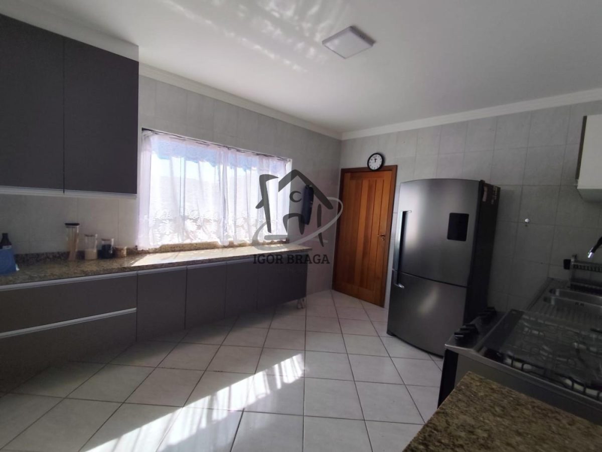 Casa para Venda em Juiz de Fora, Bairu, 3 dormitórios, 1 suíte, 3 banheiros, 3 vagas — foto 2