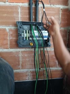Serviços de eletricista e reparos hidráulicos — foto 4