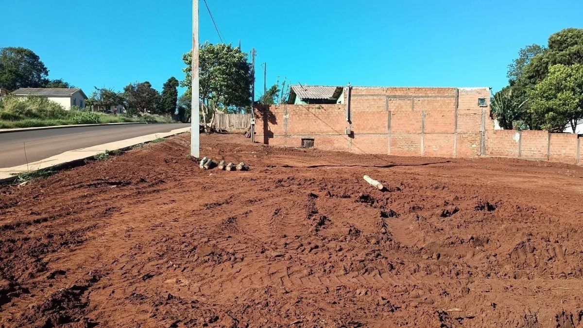 Terreno esquina 476 metros rua trinta e seis Mauá da serra PR — foto 2