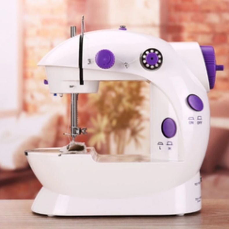 Mini Maquina De Costura Elétrica Bivolt + Pedal Portátil