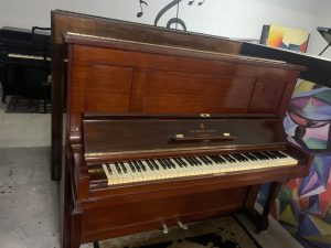 Piano Brasil Acústico Seminovo excelente marca, Preços $10800,00, temos outras opções. — foto 9