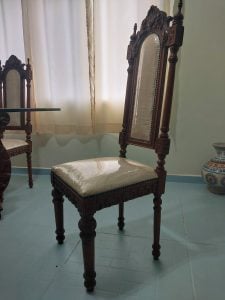 Sala de Jantar em Cerejeira Maciça com 6 Cadeiras e Aparador — foto 4