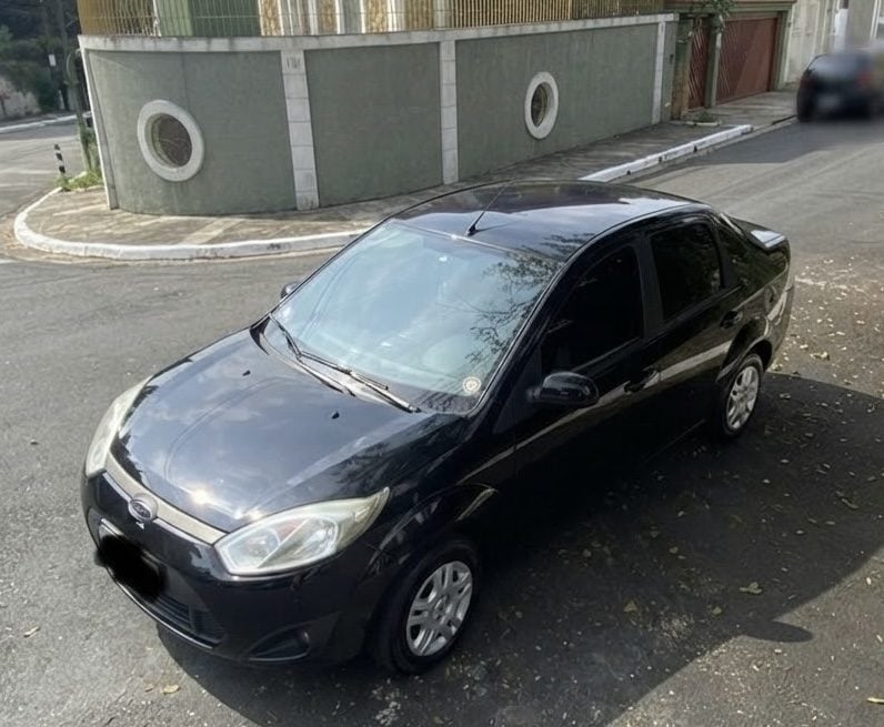 Ford Fiesta sedã — foto 2