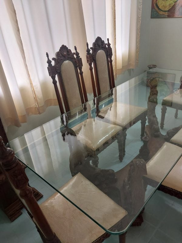 Sala de Jantar em Cerejeira Maciça com 6 Cadeiras e Aparador