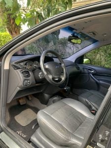 Ford Focus Ghia 2.0 16v/ 2.0 16V Gasolina 5P AUT 2004 — foto 4