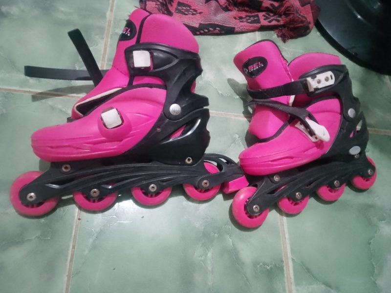 Patins rosa com preto