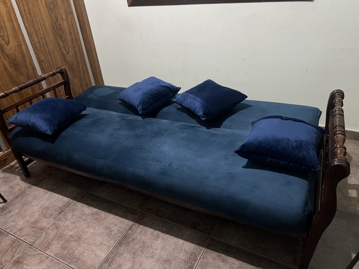 Sofá- cama vintage anos 60, em madeira nobre - jacarandá — foto 2