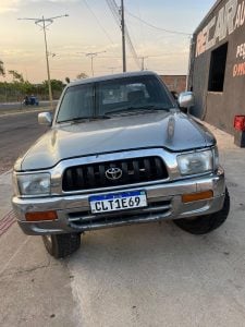Toyota Hilux — foto 12