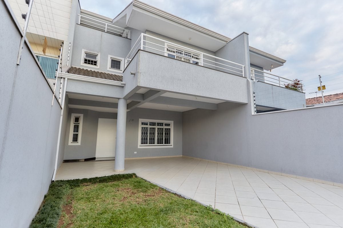Sobrado Triplex no Xaxim com 3 Quartos, Suíte, Ático, Terraço e 3 Vagas — foto 2