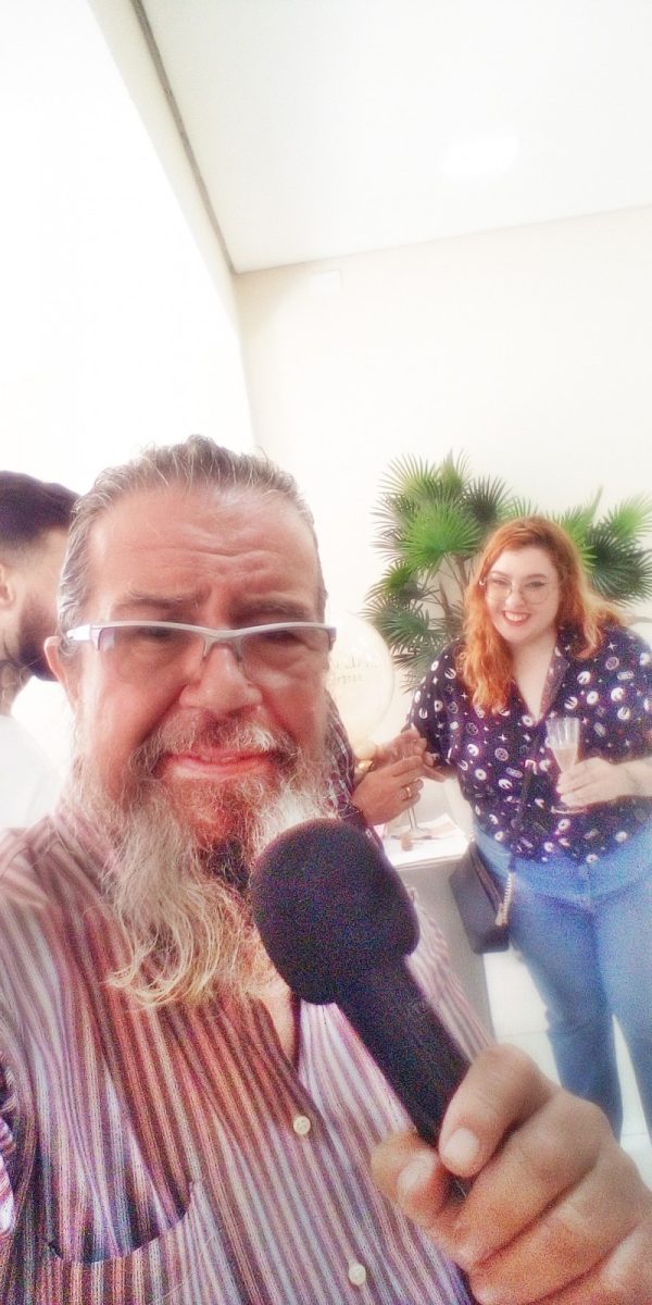 Locutor porta de loja, animação frente de loja — foto 2
