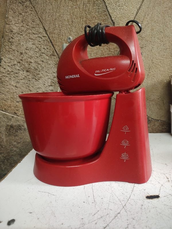 Vende se uma batedeira