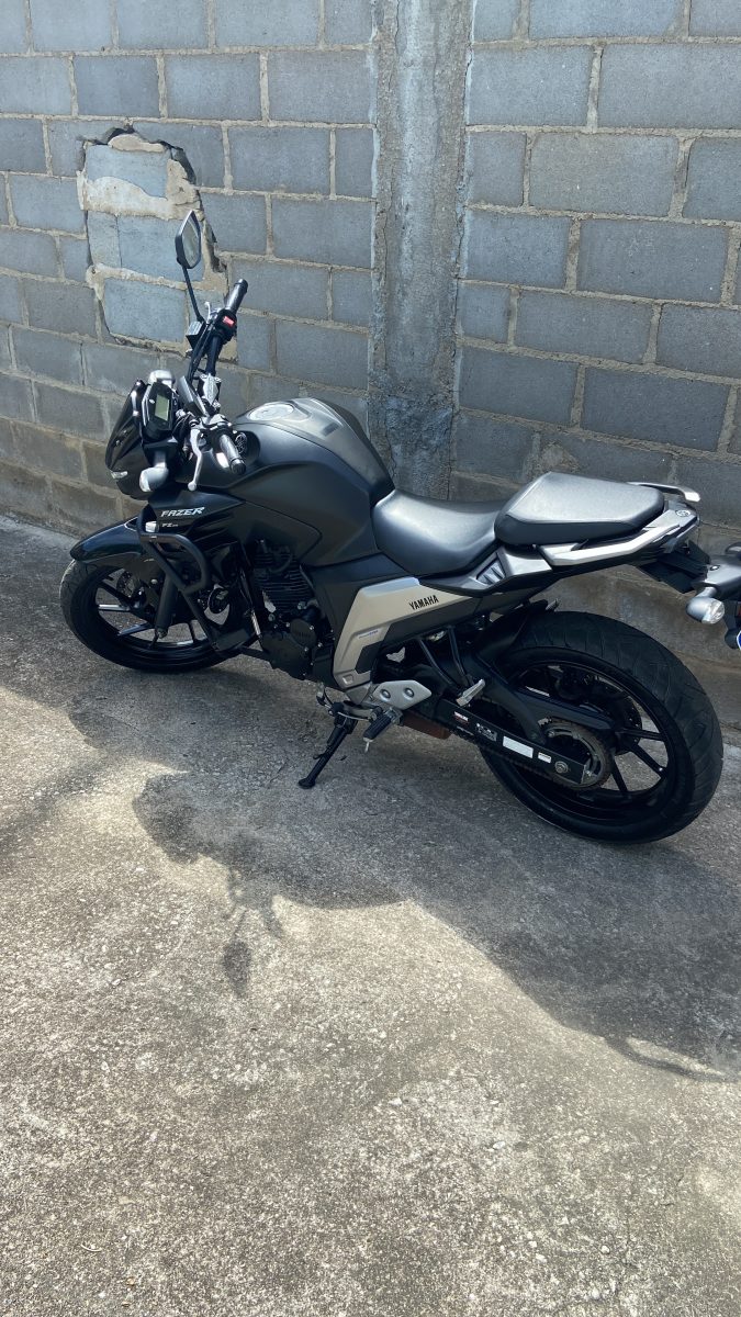 Yamaha FZ25 Fazer 250 2022 16.000 km Muito conservada — foto 2