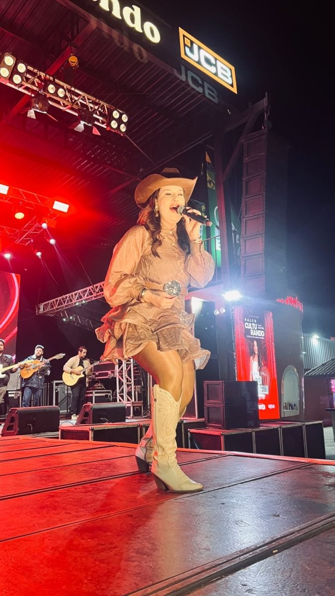 Cantora Sertaneja - Thalita Ferrari — foto 2