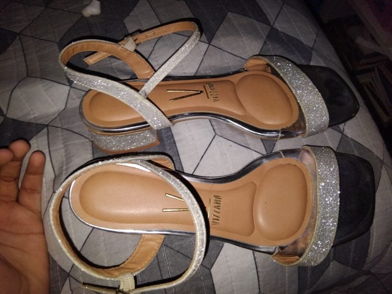 Salto Vizzano Cinza Brilhante Feminino