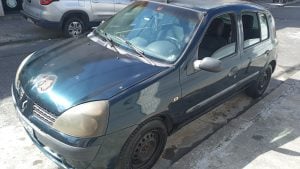 Clio 1.0 2003 preto 4p — foto 3
