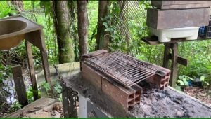 Casa 2 cômodos vendo barato em Juquiá reformada elétrica hidráulica pintura aceito carro — foto 5