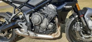 TIGER Sport 660 2025 Branca Metálica seminova garantia de fábrica 4.500 km IPVA 26 Quitada — foto 9