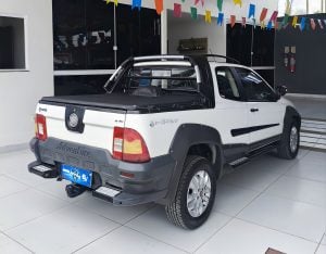 Fiat Strada Cd 1.8 Adventure Flex Manual 2p — foto 8