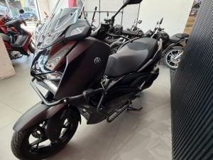 Yamaha XMax 300 Connected — foto 8