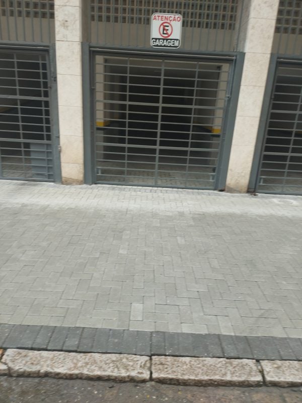 Aluguel de garagem teatro guaira