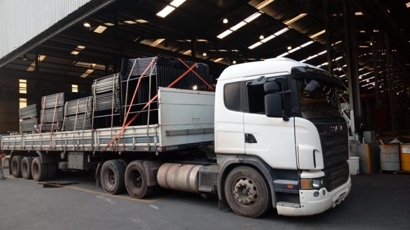 Transp de Cargas (baú plataforma hidráulica BH/MG) 31.9.9260-2552 (Whatsapp)